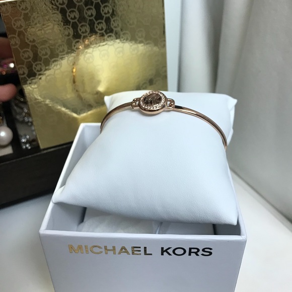 Michael Kors Jewelry - NWT Michael Kors bracelet w/ gift box